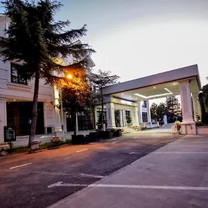 Otel Univers, Elbasan