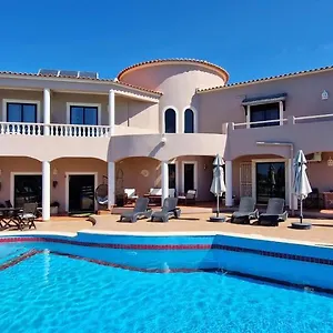 https://albergaria-rosa-montes.hotelaalgarve.com